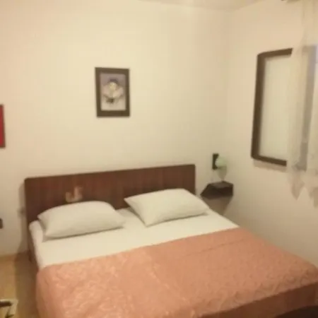 Antica No 3 شقة Komiža